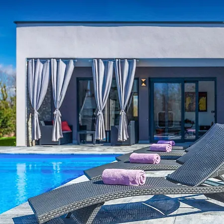 Holiday home Sorella 1 *